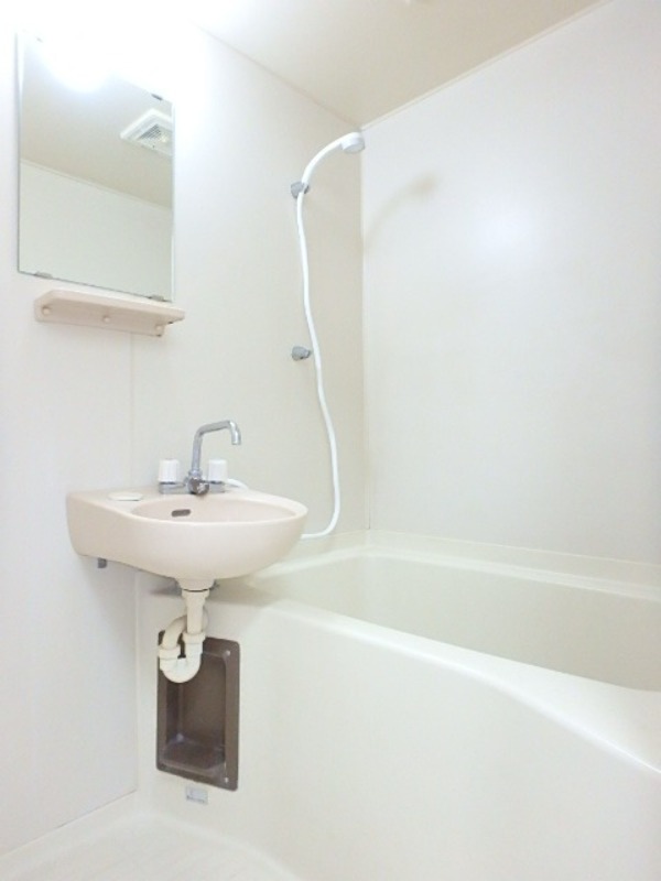 バス・シャワールーム　図面と現状に相違がある場合には現状を優先