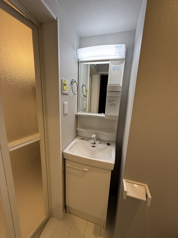 洗面設備　身支度に欠かせない独立洗面台♪