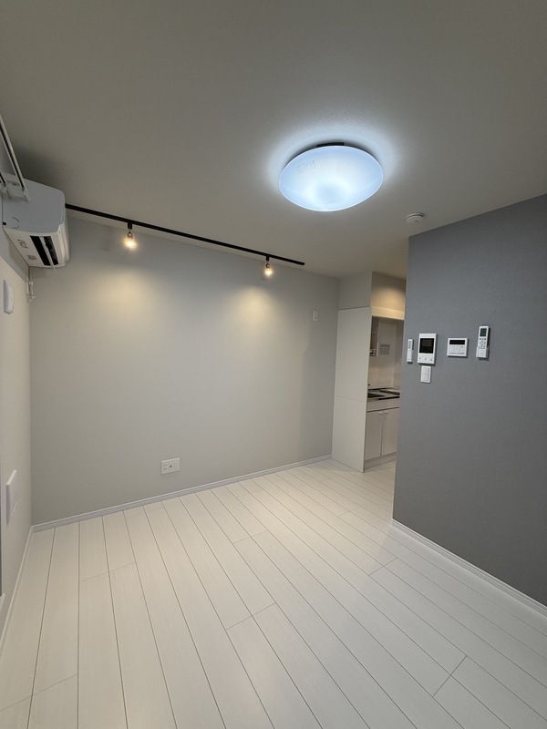 セキュリティ　女性の方でも安心のモニター付きインターフォン♪