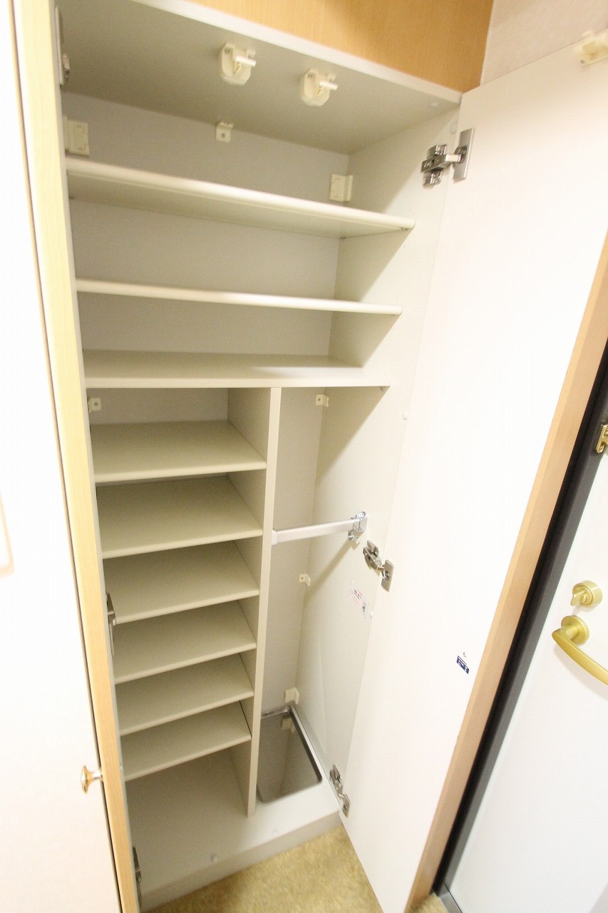 玄関　靴、ブーツ、傘、いっぱい置けます♪