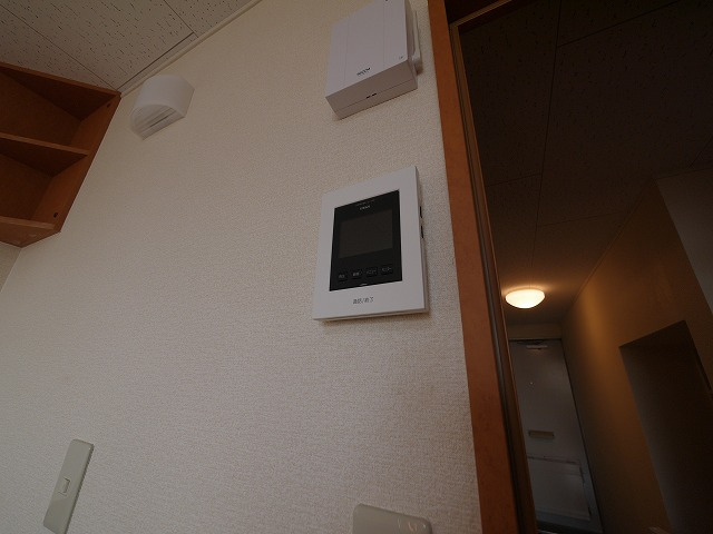 セキュリティ　来客もモニター付きインターホンで安心！