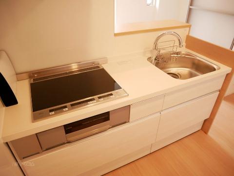 キッチン　IHコンロ３口システムキッチン