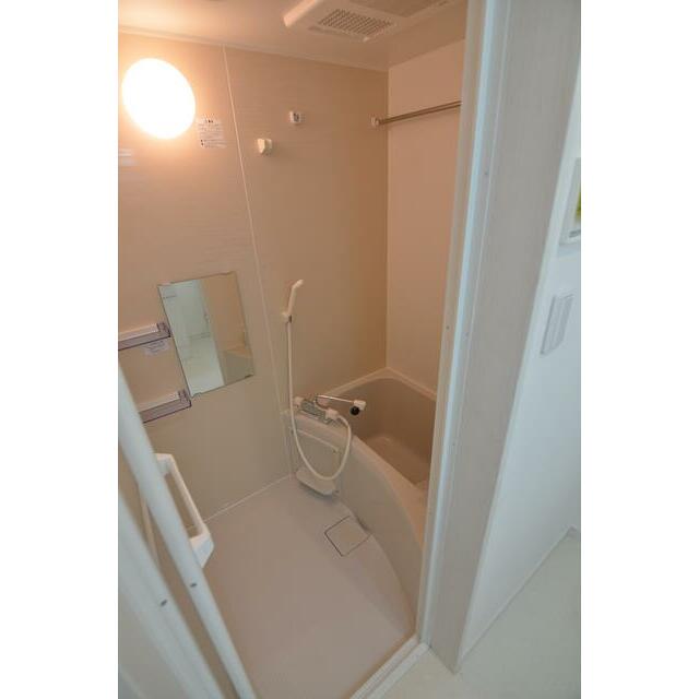 バス・シャワールーム　乾燥機付きでカビ防止に役立ちます