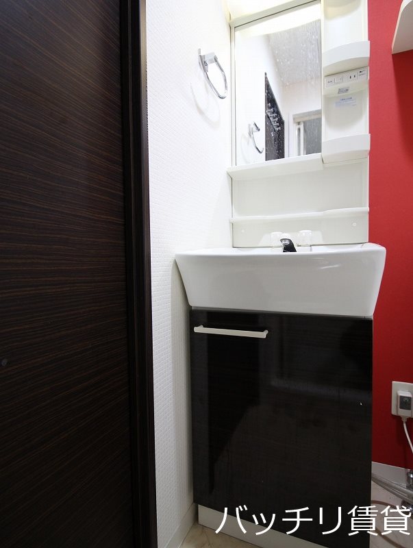 洗面設備　別部屋の為現状を優先致します。