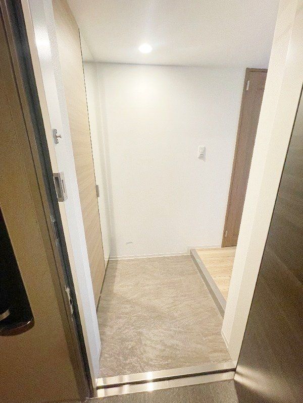 玄関　物件画像