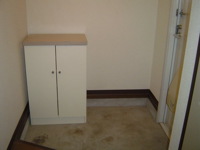 玄関　同物件別号室