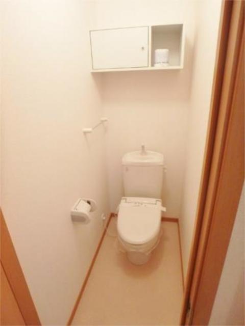 トイレ　別号室の参考写真となります。