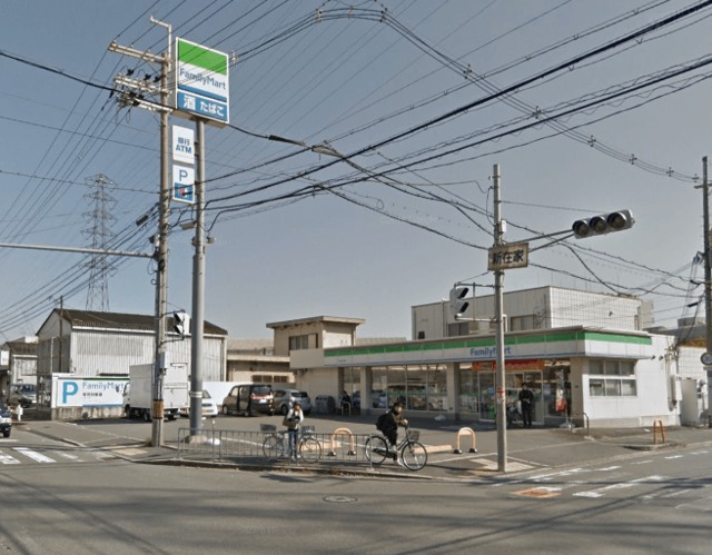 コンビニ　ファミリーマート摂津新在家一丁目店（コンビニ）まで769m