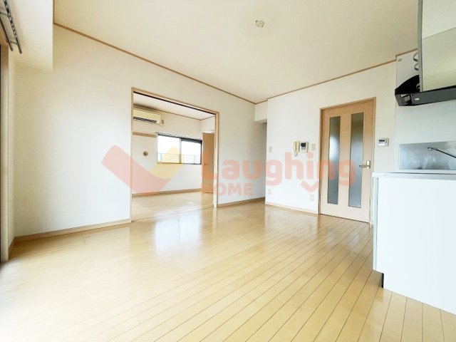 居室・リビング　※同タイプのお部屋になります。