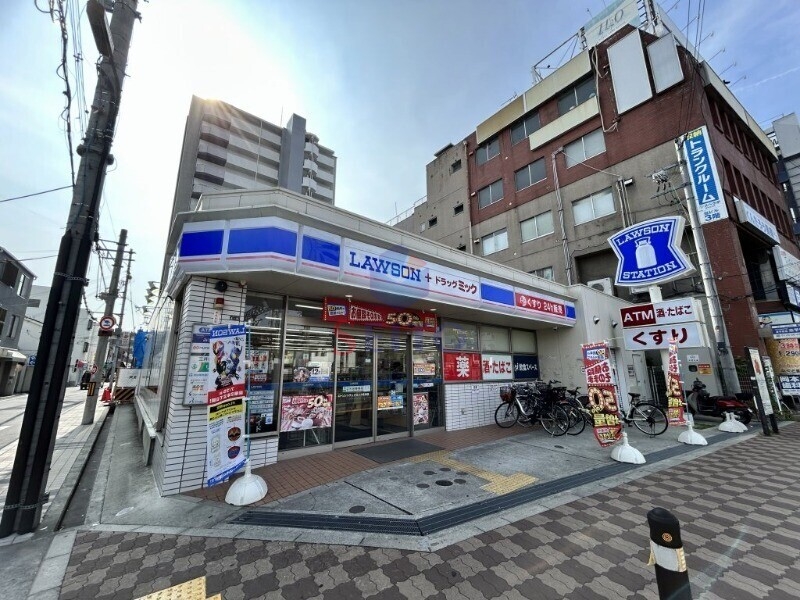 コンビニ　ローソンドラッグミック庄内店（コンビニ）まで158m