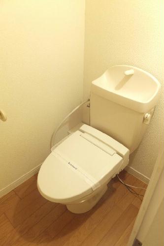 トイレ　温水洗浄便座設置済み