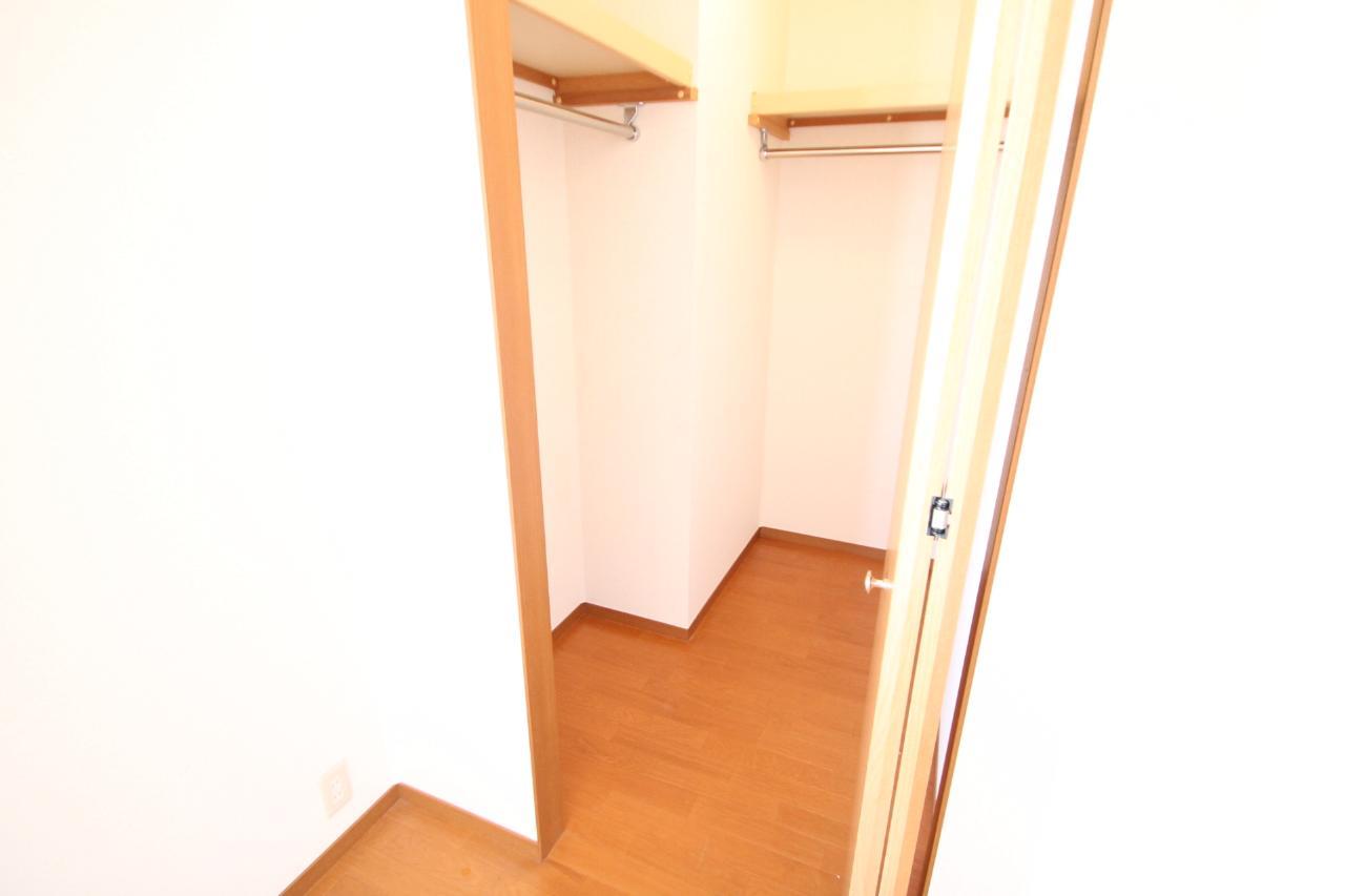 収納　洋服たくさんかけられます♪