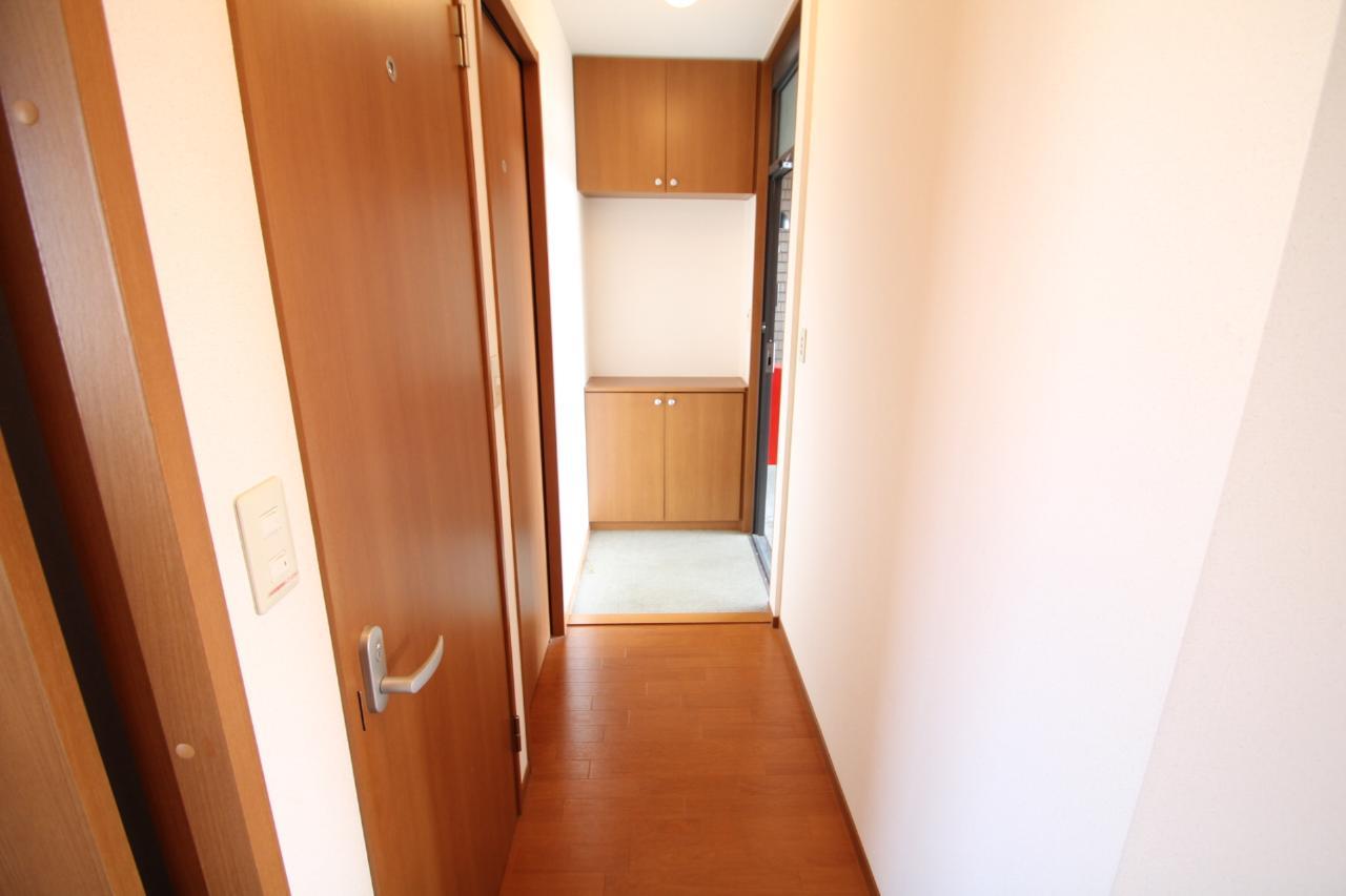 玄関　広々玄関に大きめのシューズボックス！