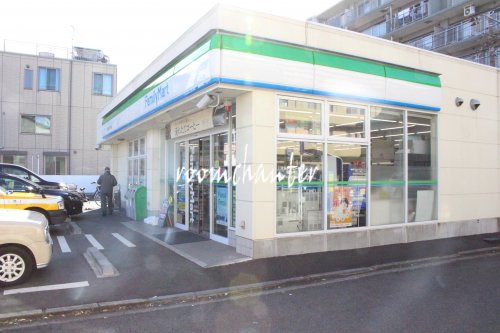 コンビニ　ファミマ（コンビニ）まで205m