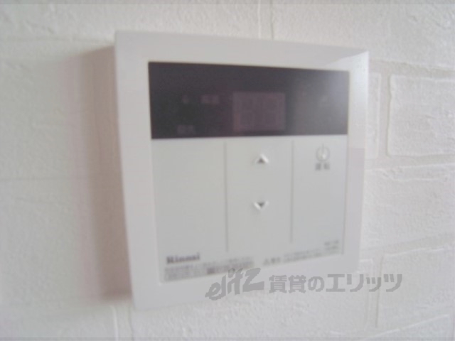 その他設備　給湯器リモコン