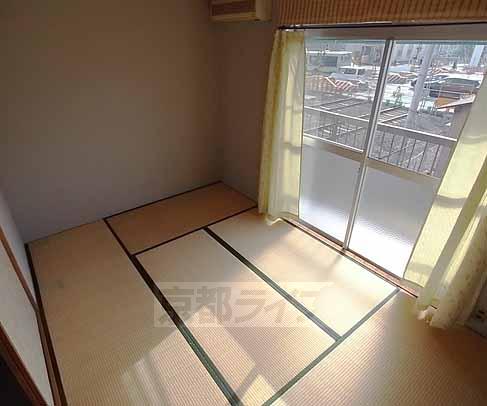 居室・リビング　６帖の和室です