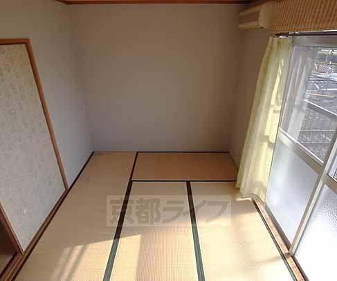 居室・リビング　６帖の和室です