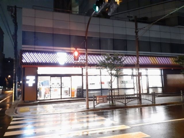 コンビニ　セブンイレブン 麹町駅前店（コンビニ）まで418m