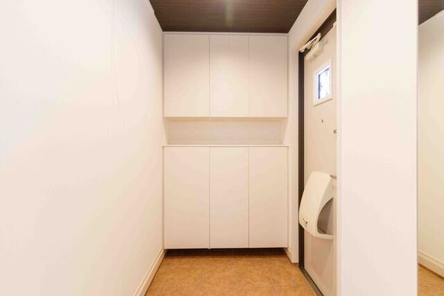 玄関　１０２・玄関