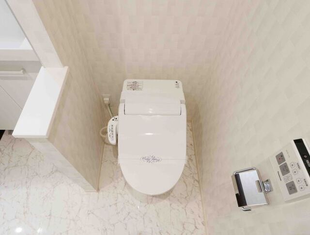 トイレ　１０２・トイレ