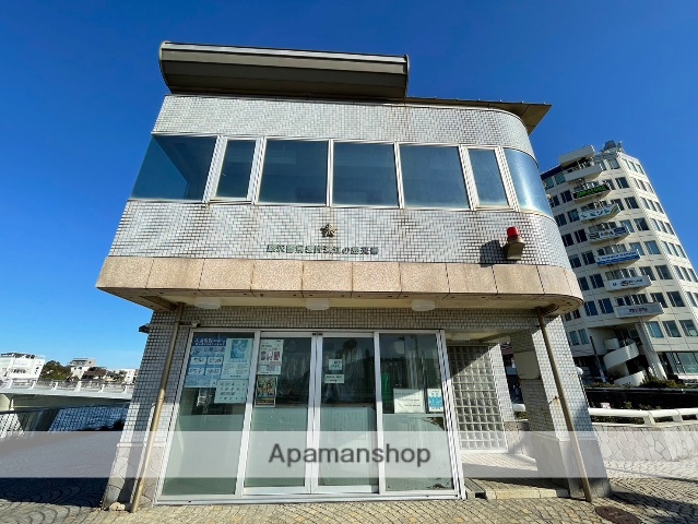 警察署・交番　藤沢警察署片瀬江の島交番（警察署・交番）まで258m