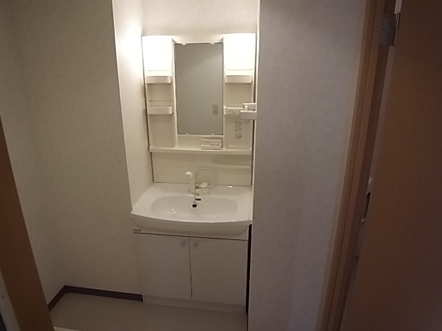 洗面設備　反転同タイプ