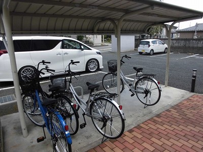 その他　屋根付き駐輪場です。
