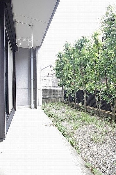 バルコニー　陽当たり良好なバルコニーです