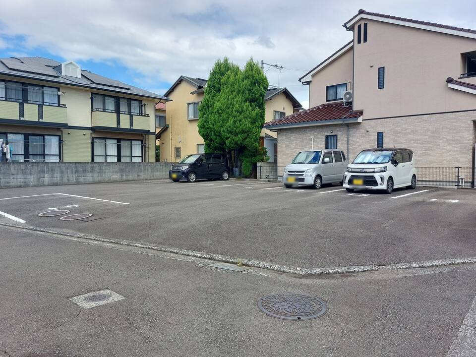 駐車場　駐車場