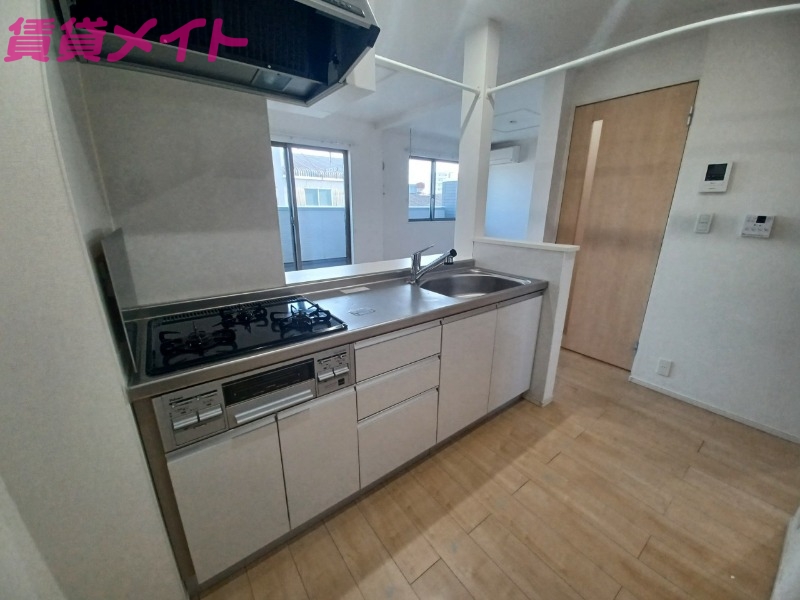 キッチン　同型部屋写真です。