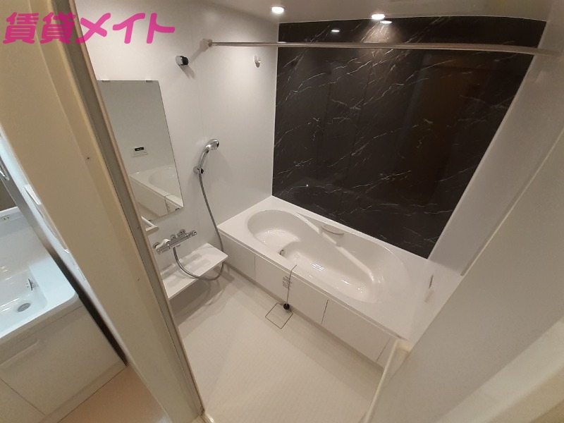 バス・シャワールーム　同型部屋写真です。