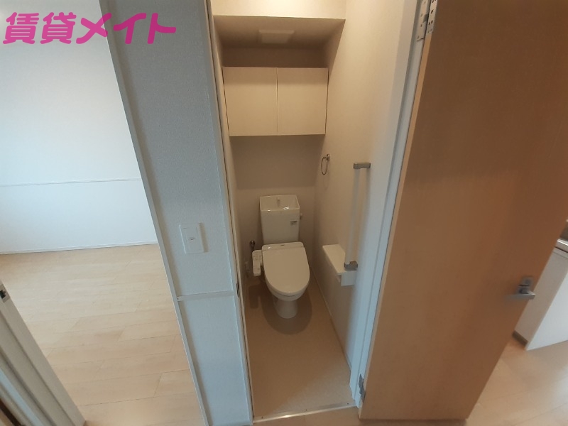 トイレ　同型部屋写真です。