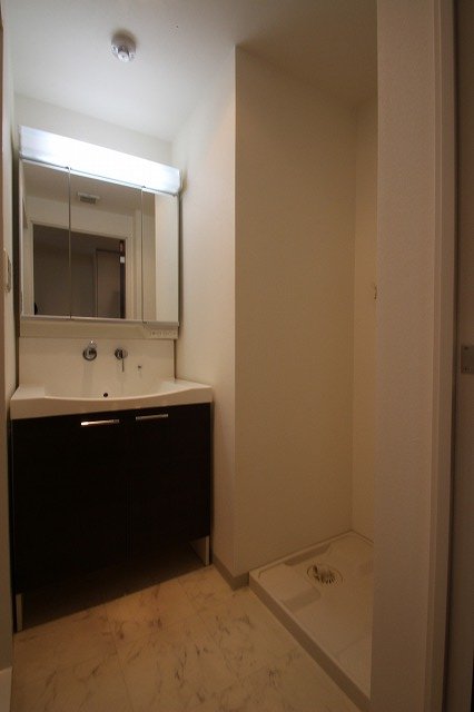 洗面設備　同物件別号室の写真です。