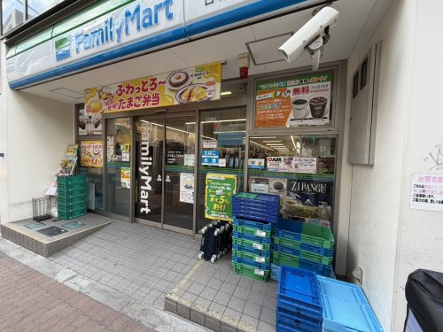 コンビニ　ファミリーマート 日本橋二丁目東店（コンビニ）まで208m