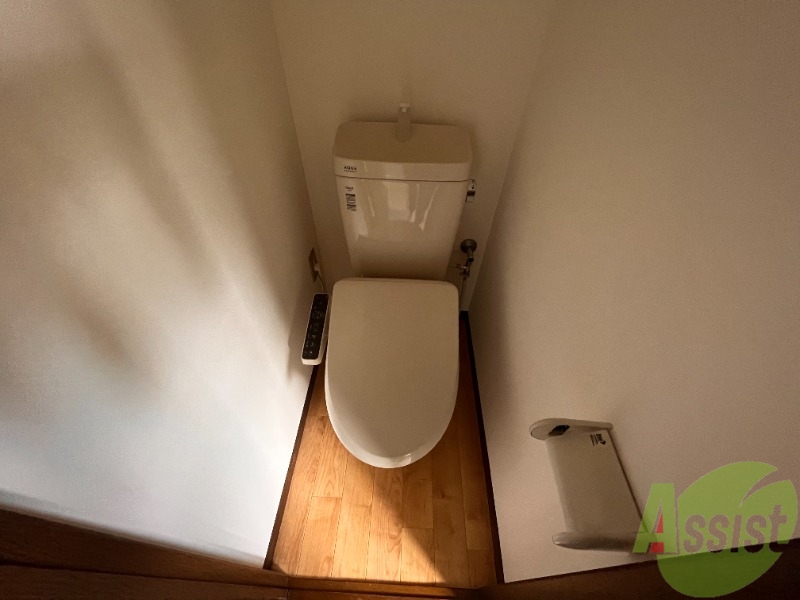 トイレ　トイレはウォシュレット付きです。シャワートイレは嬉しいですね