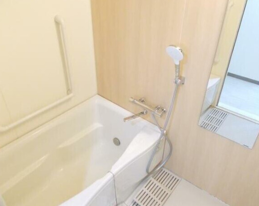 バス・シャワールーム　※反転タイプの写真を使用しています。