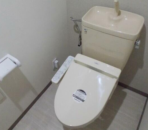 トイレ　※反転タイプの写真を使用しています。