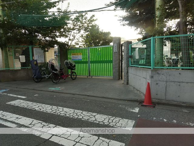 小学校　高井戸第三小学校（小学校）まで372m