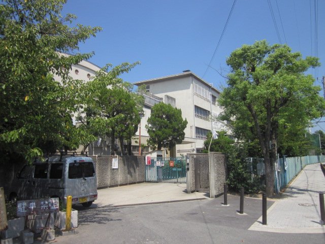小学校　門真市立上野口小学校（小学校）まで435m