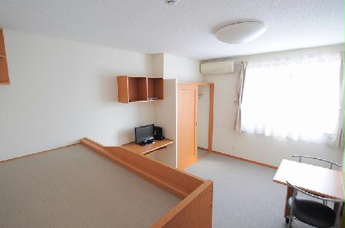 居室・リビング　備品や設備仕様は号室等により異なります現地をご確認下さい。