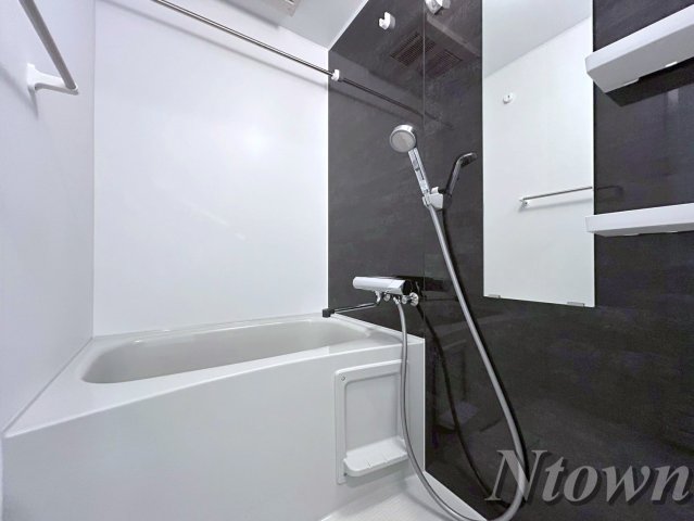 バス・シャワールーム　落ち着いた空間のお風呂です