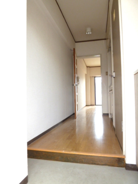 玄関　落ち着いた玄関です