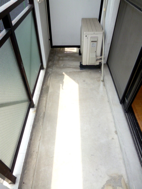 バルコニー　バルコニーからの眺めを楽しみながら食事をしませんか