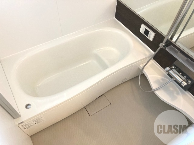 バス・シャワールーム　浴室乾燥機＆追焚機能付き広々バスルーム♪