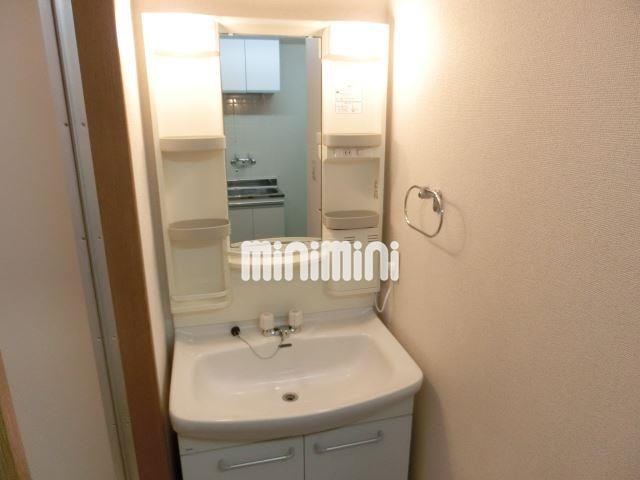 洗面設備　独立洗面台付きです