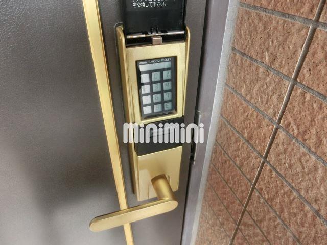 セキュリティ　電子ロックで防犯面にも配慮されております