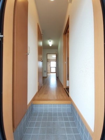 玄関　落ち着いた玄関です