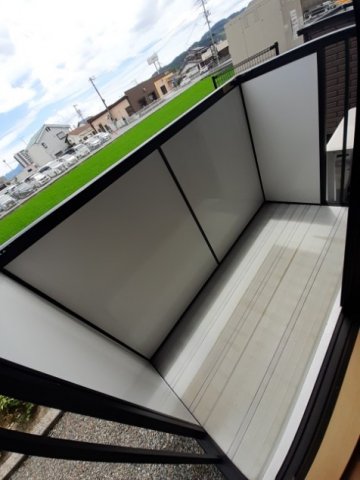 バルコニー　お洗濯にも便利なバルコニー付き