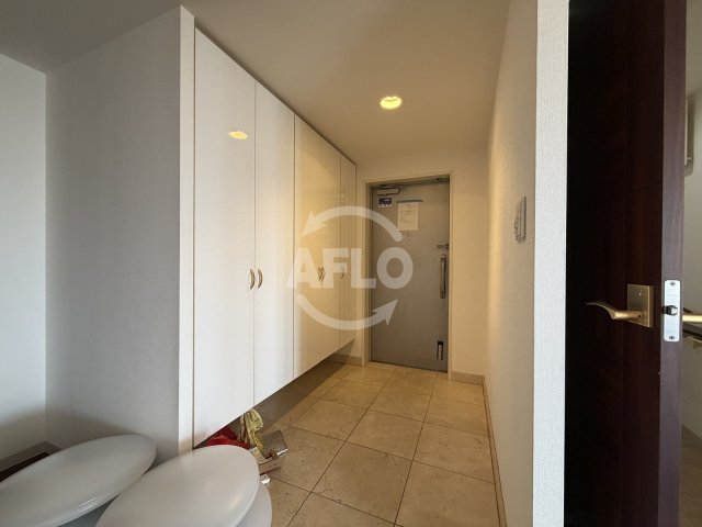 玄関　レジディア心斎橋ウエスト　玄関