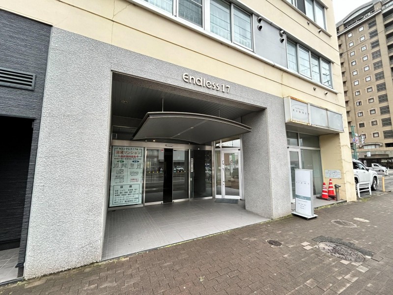 エントランス　エントランス